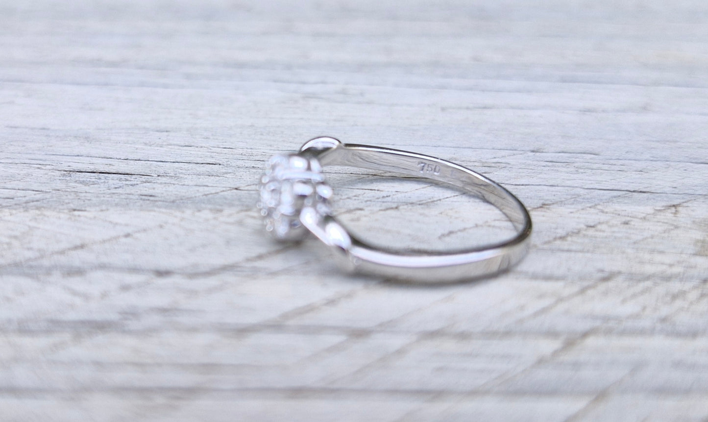 18ct White Gold, Diamond Daisy Ring - Size M 1/2