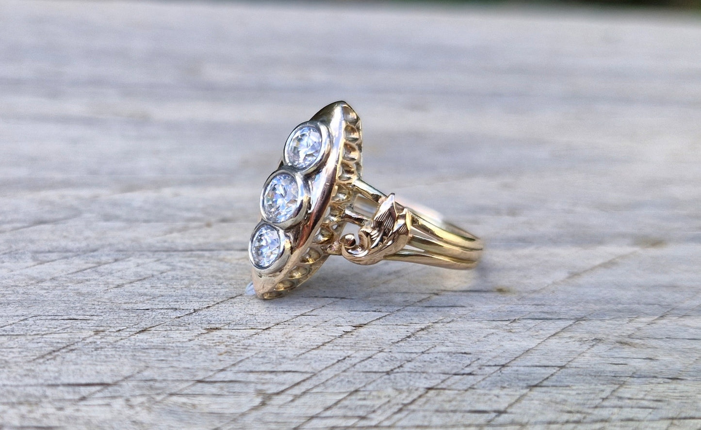 Antique 9ct Gold Navette Ring - Size O 1/2