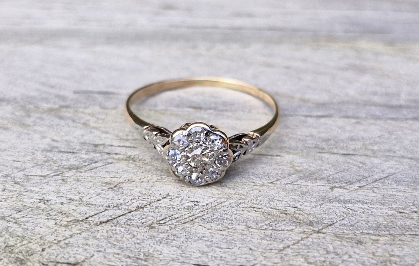 Edwardian 18ct Gold Daisy Diamond Ring - Size Q 1/2