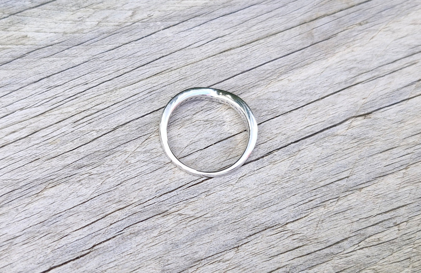 14ct White Gold Diamond Band, Slightly Curved V Shape - Size N *Scrap Price*