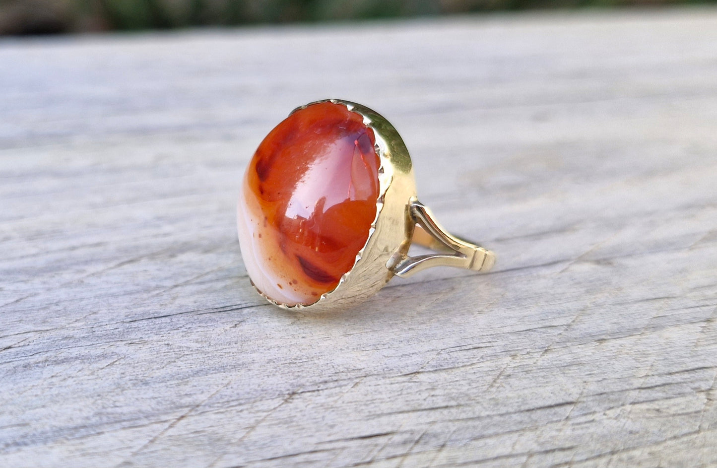 Vintage Red Banded Agate Ring, 9ct Yellow Gold - Size R
