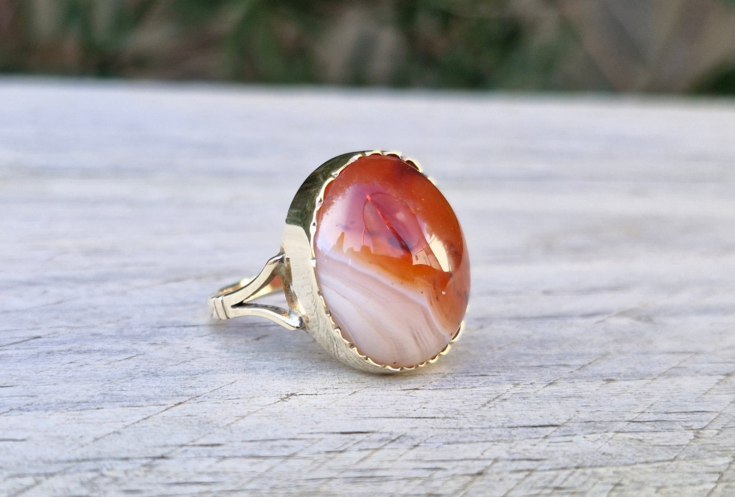 Vintage Red Banded Agate Ring, 9ct Yellow Gold - Size R