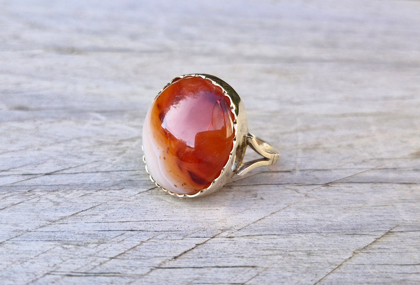 Vintage Red Banded Agate Ring, 9ct Yellow Gold - Size R