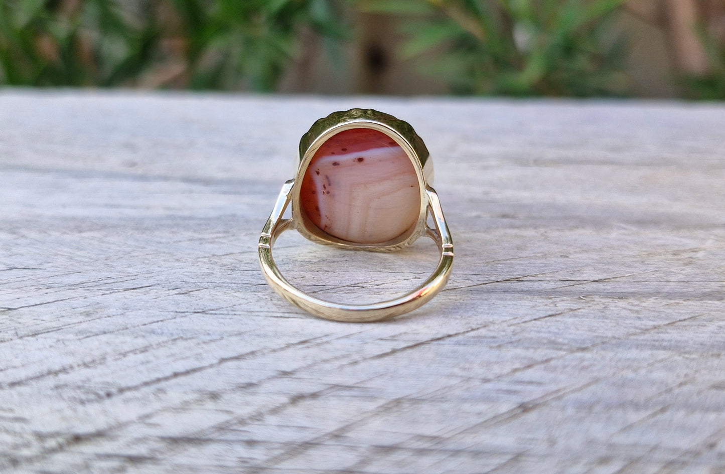Vintage Red Banded Agate Ring, 9ct Yellow Gold - Size R