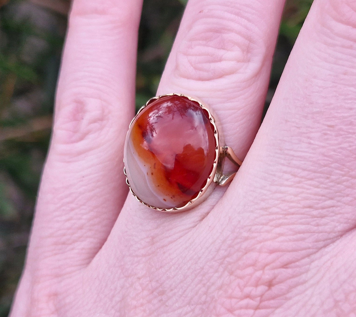 Vintage Red Banded Agate Ring, 9ct Yellow Gold - Size R