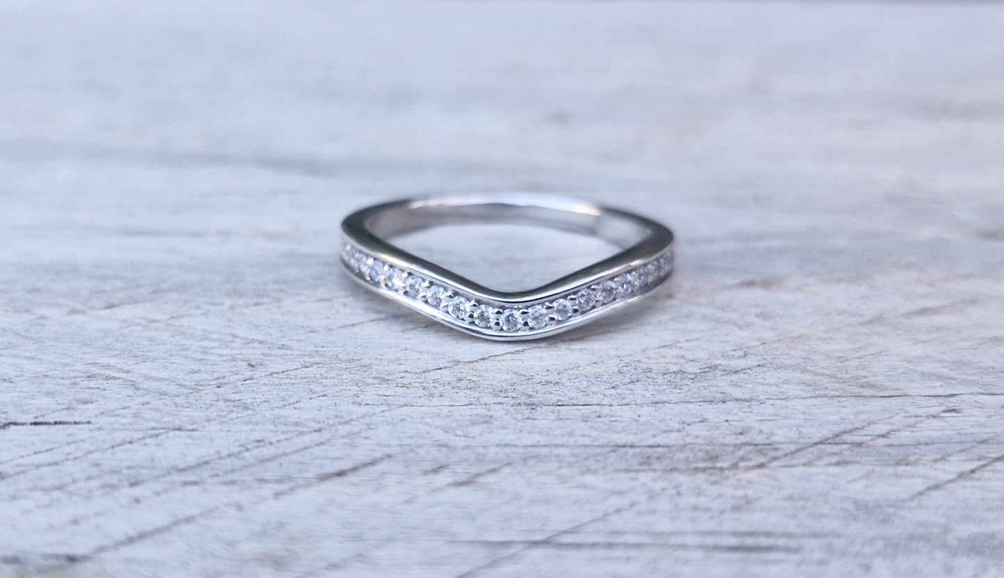 14ct White Gold Diamond Band, Slightly Curved V Shape - Size N *Scrap Price*