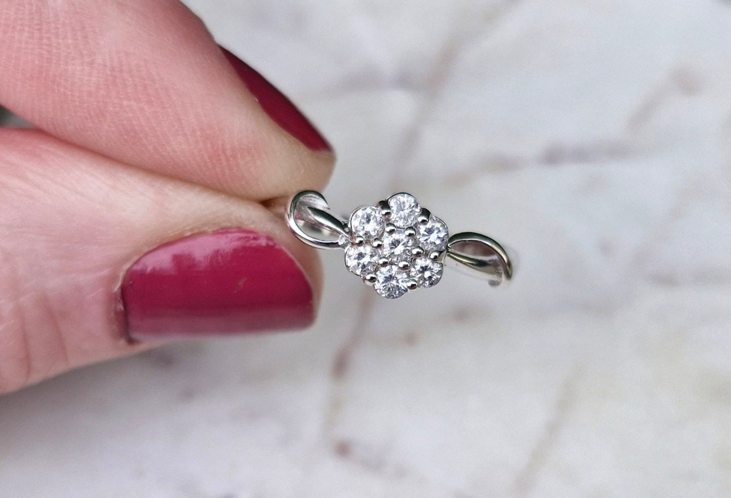 18ct White Gold, Diamond Daisy Ring - Size M 1/2