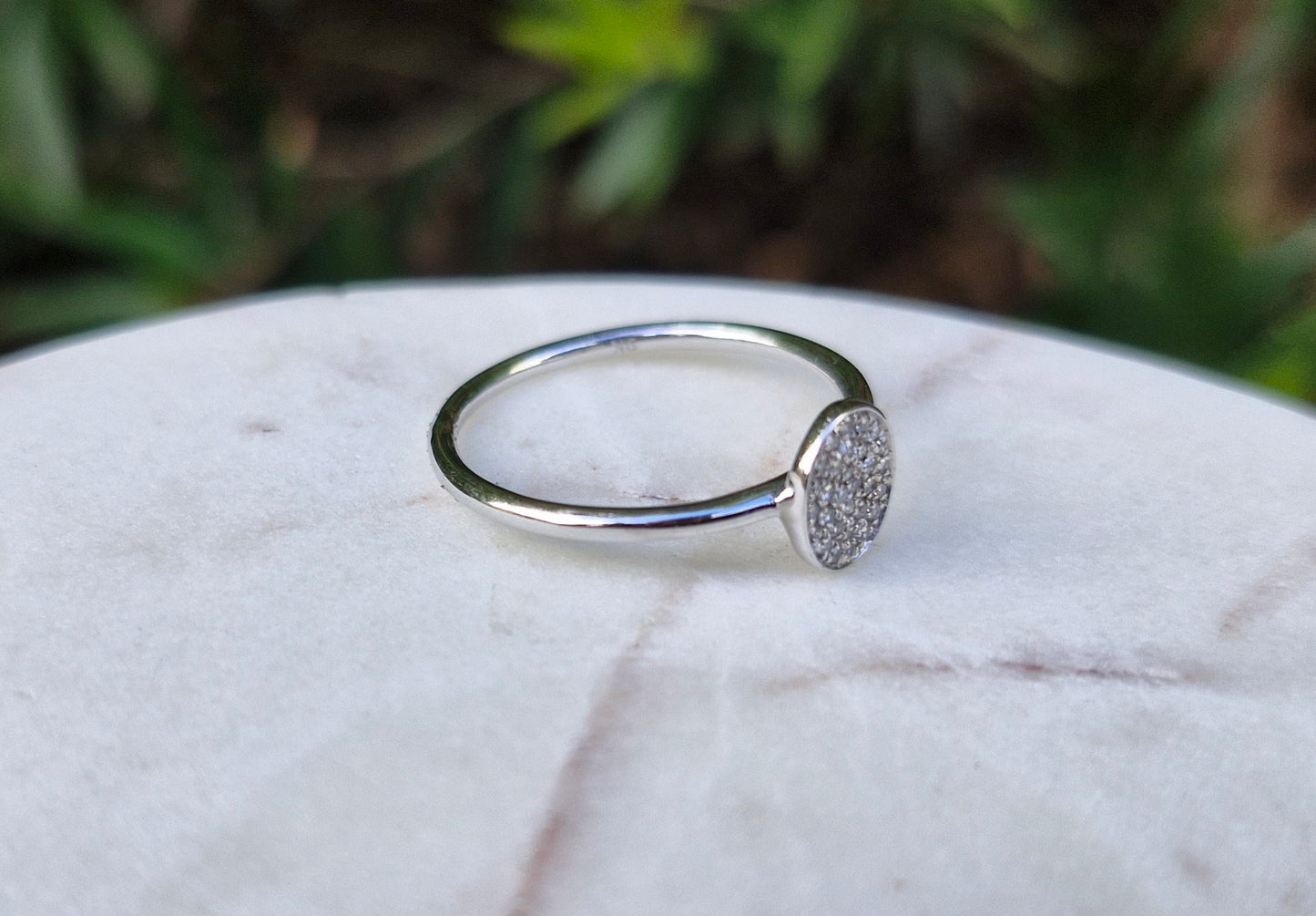 9ct White Gold Diamond Ring - Oval - Size N 1/2