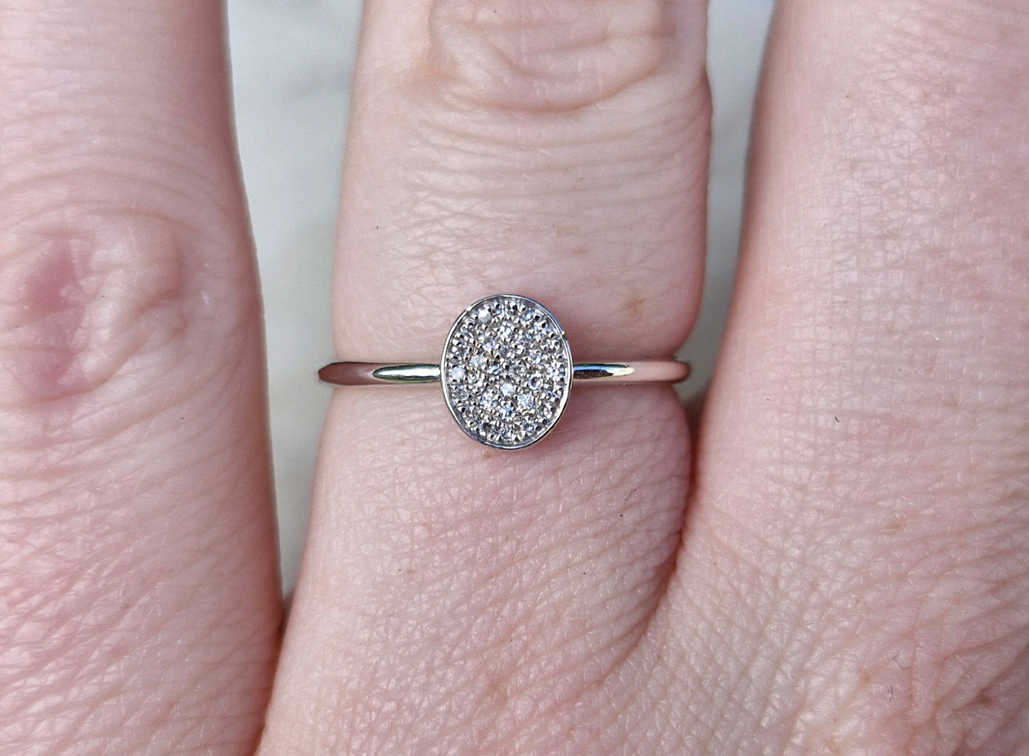 9ct White Gold Diamond Ring - Oval - Size N 1/2