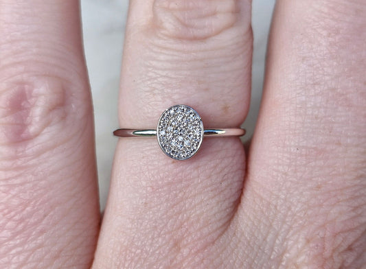 9ct White Gold Diamond Ring - Oval - Size N 1/2