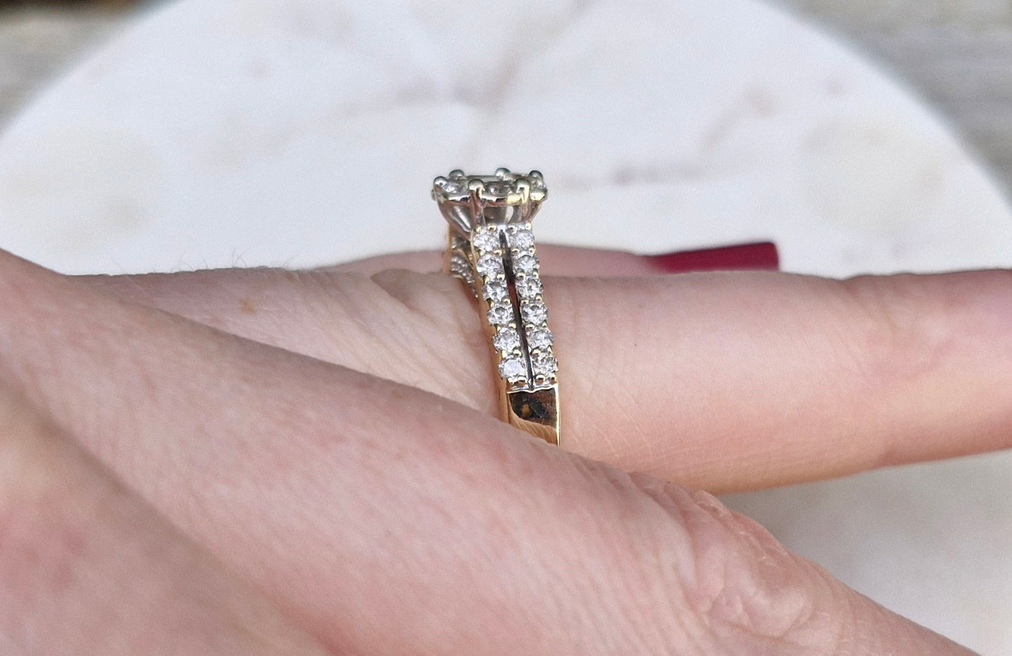 10ct Gold Diamond Ring - Size M
