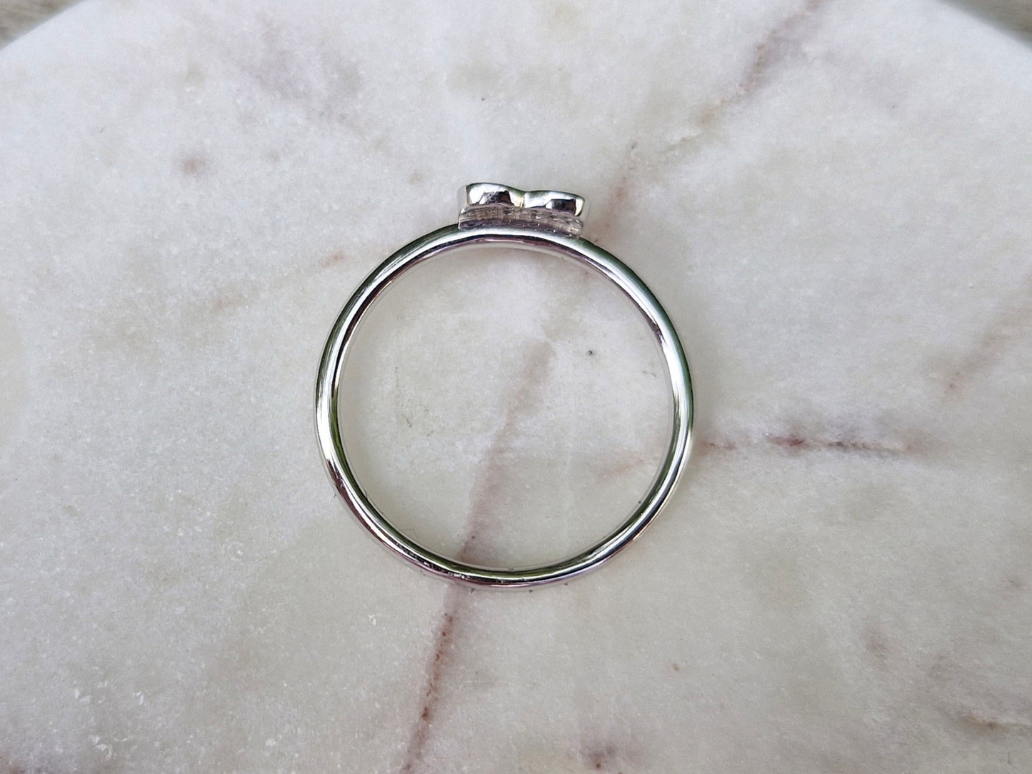 9ct White Gold Diamond Heart Ring - Size N 1/2