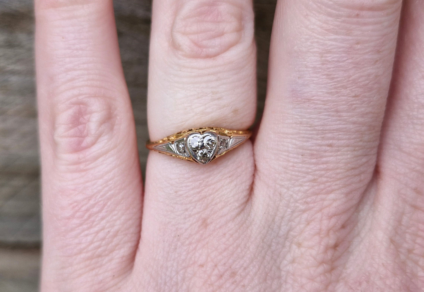 Vintage 18ct Gold Diamond Ring, Impressive Hand Engraved Shank - Size N 1/2