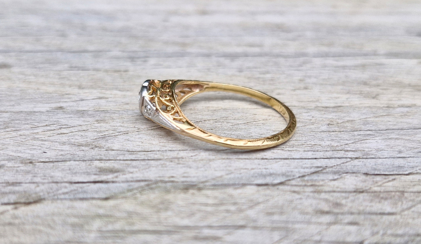 Vintage 18ct Gold Diamond Ring, Impressive Hand Engraved Shank - Size N 1/2