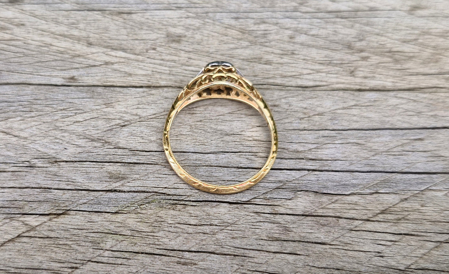 Vintage 18ct Gold Diamond Ring, Impressive Hand Engraved Shank - Size N 1/2