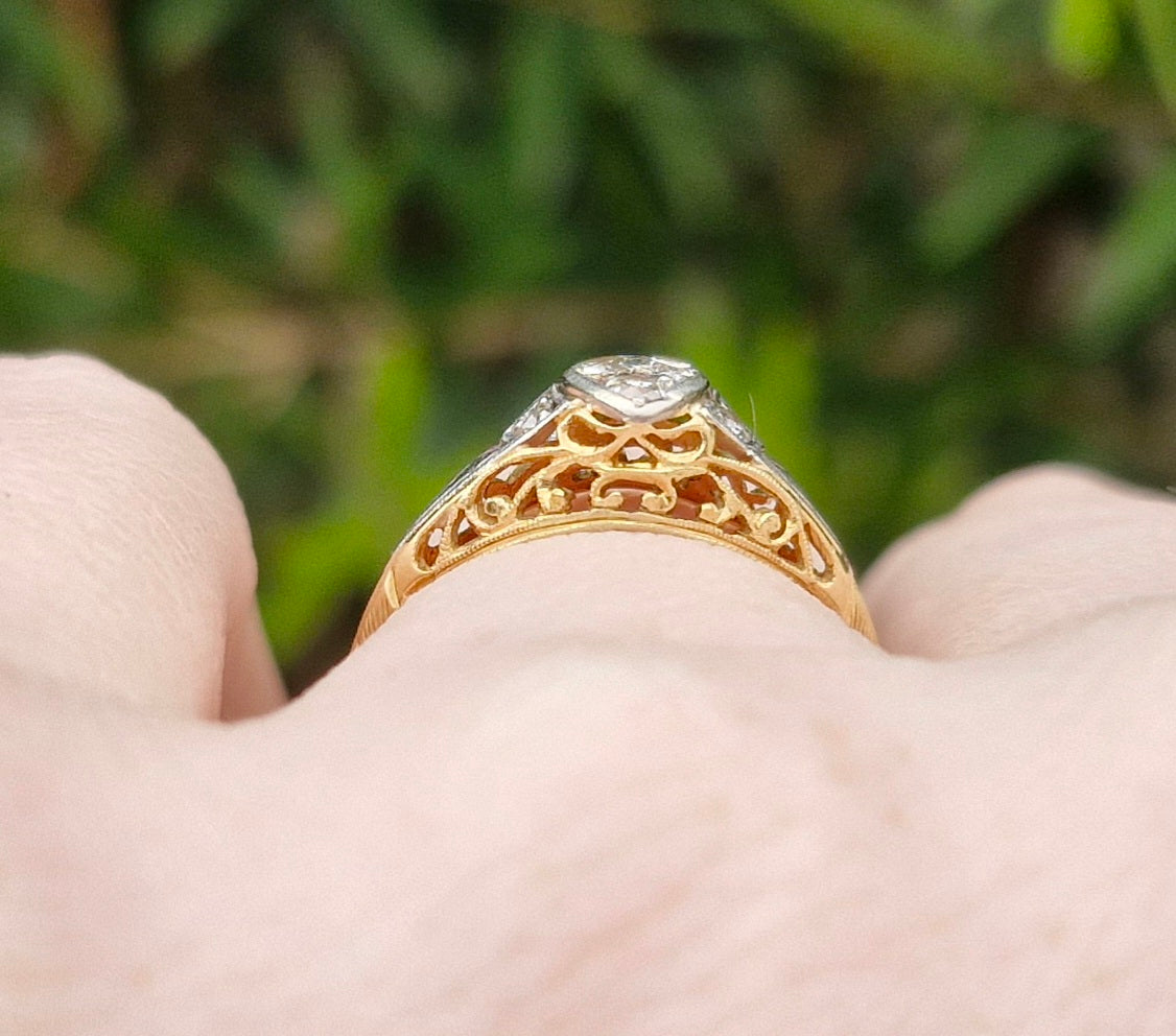 Vintage 18ct Gold Diamond Ring, Impressive Hand Engraved Shank - Size N 1/2