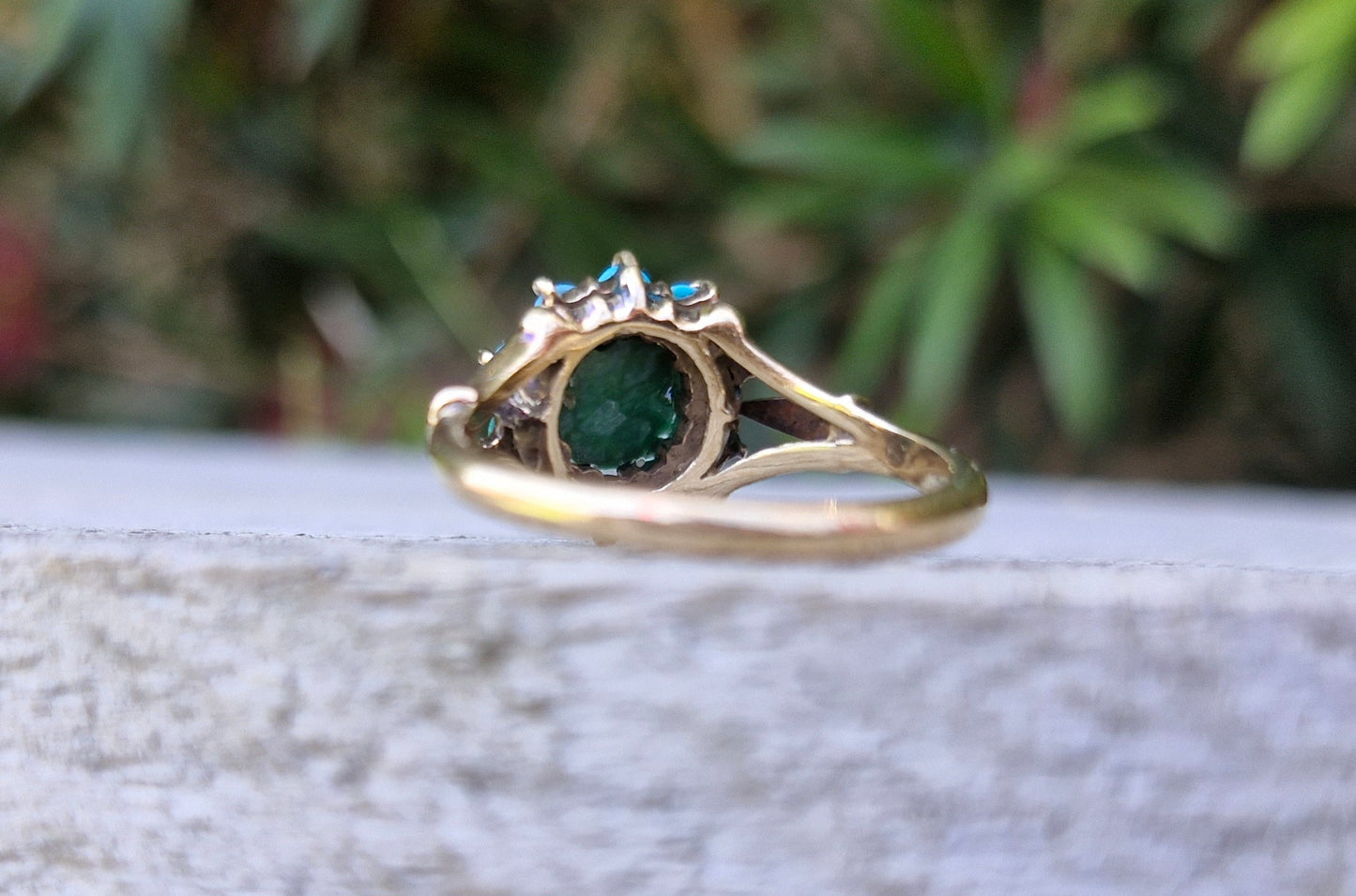 9ct Gold Vintage Turquoise Daisy Ring - Size N