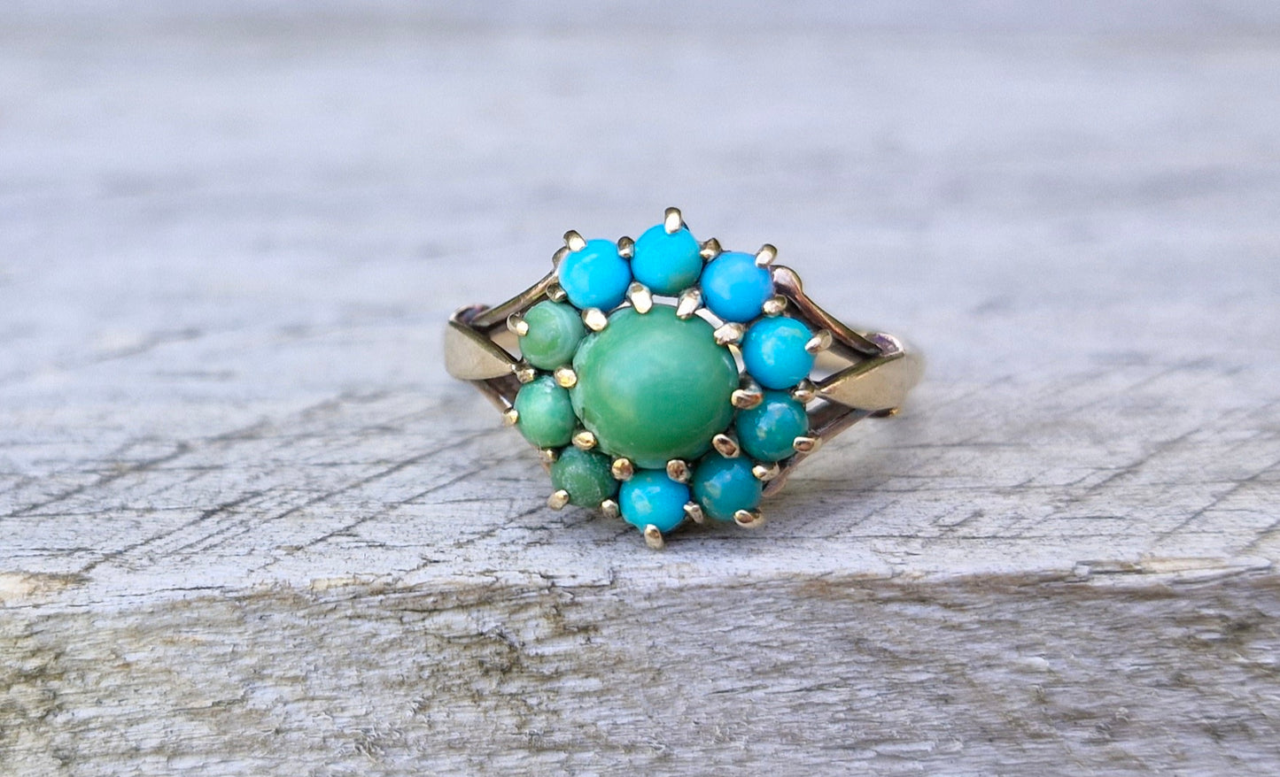 9ct Gold Vintage Turquoise Daisy Ring - Size N