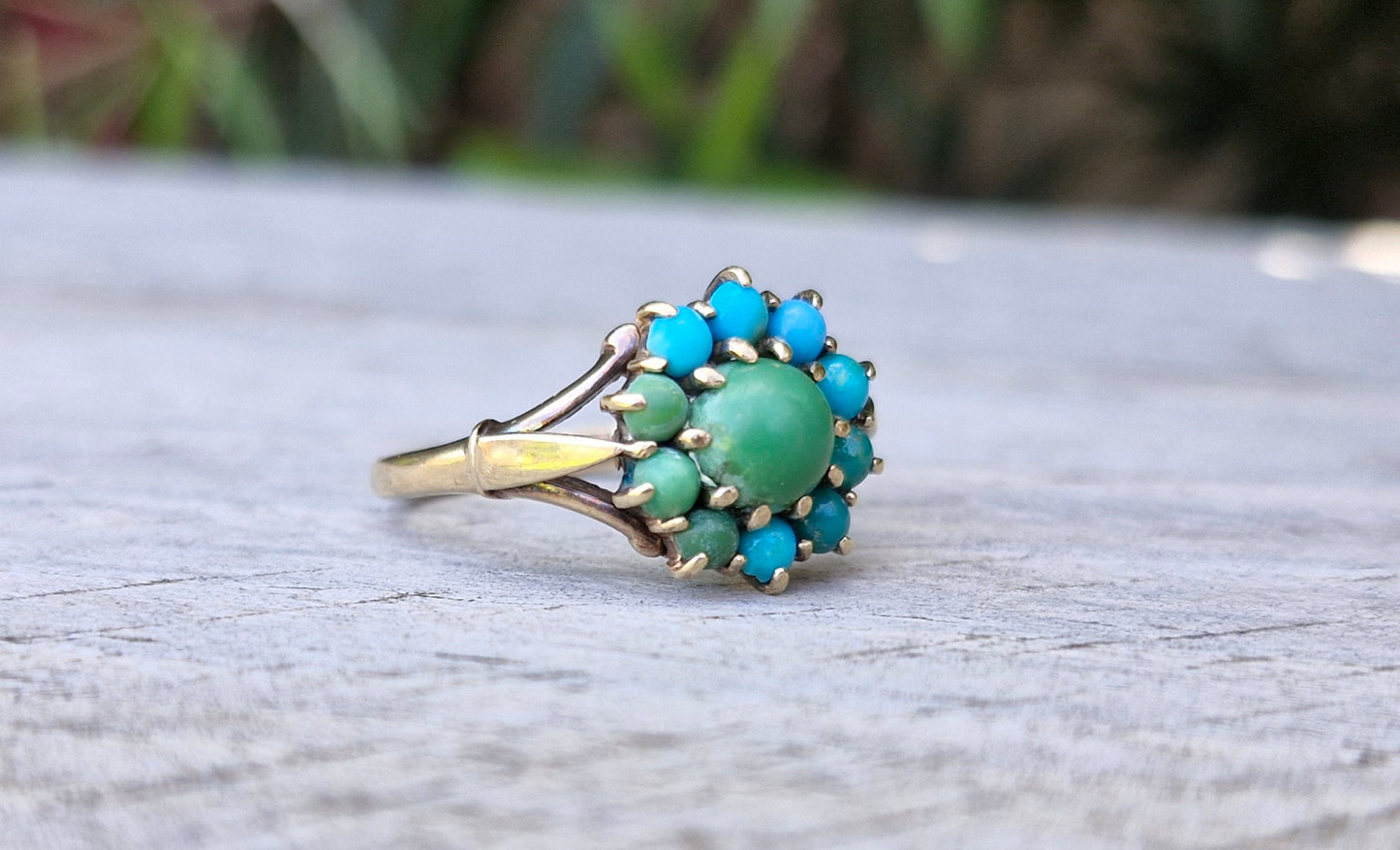 9ct Gold Vintage Turquoise Daisy Ring - Size N