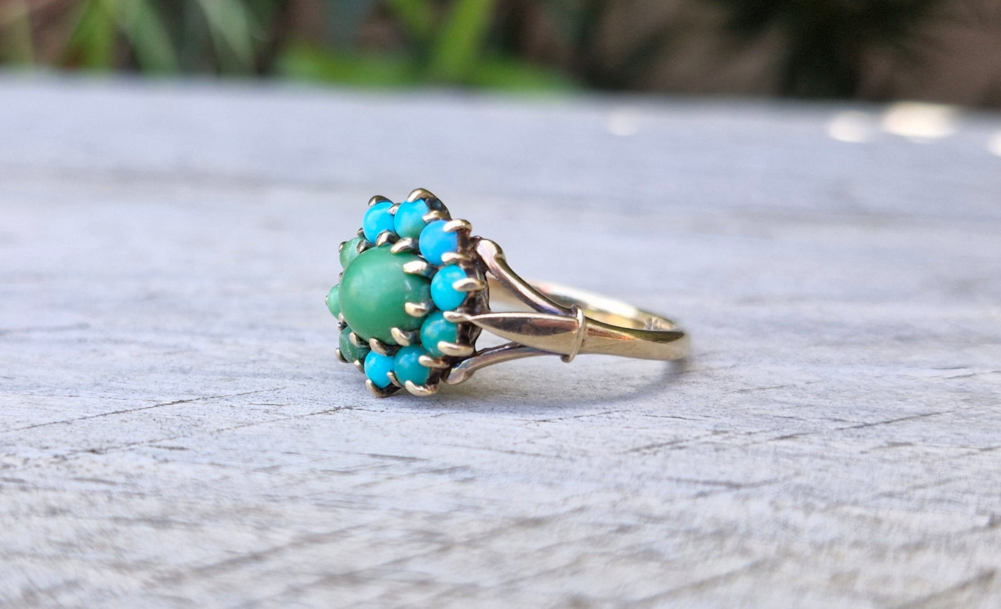 9ct Gold Vintage Turquoise Daisy Ring - Size N