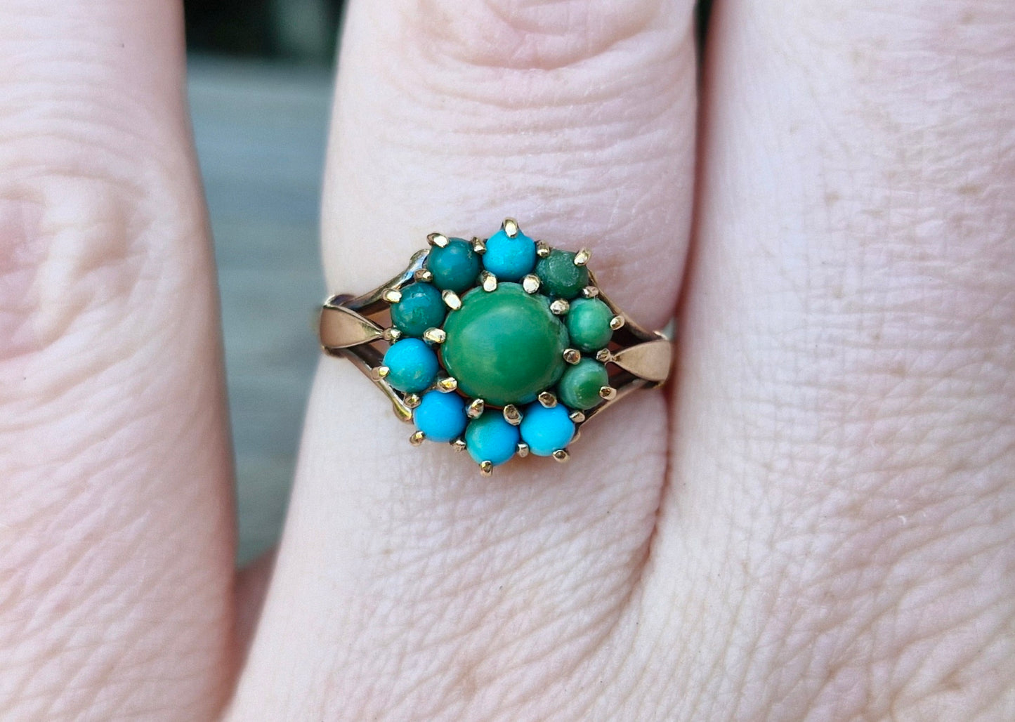 9ct Gold Vintage Turquoise Daisy Ring - Size N