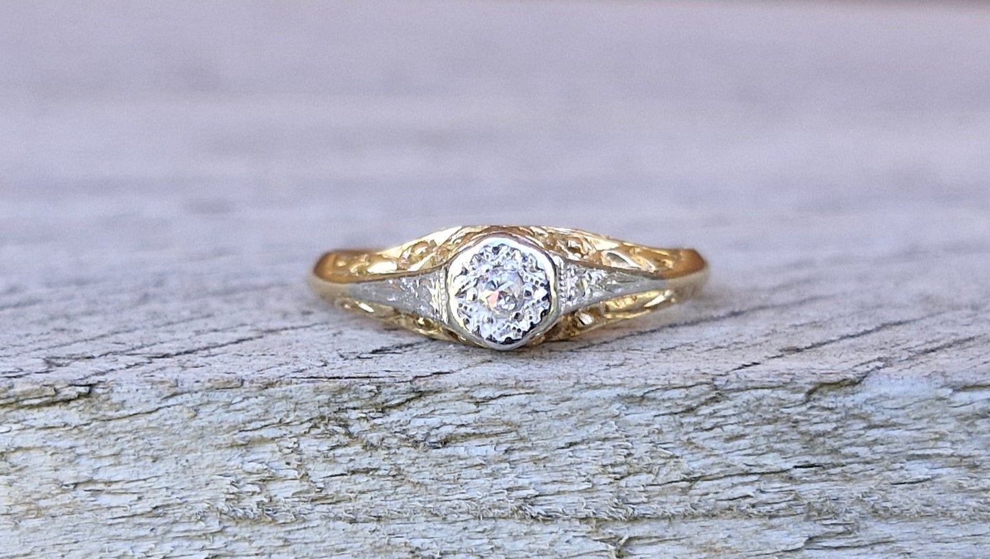 18ct Gold & Platinum, Vintage Diamond Ring - Size K *Scrap Price*