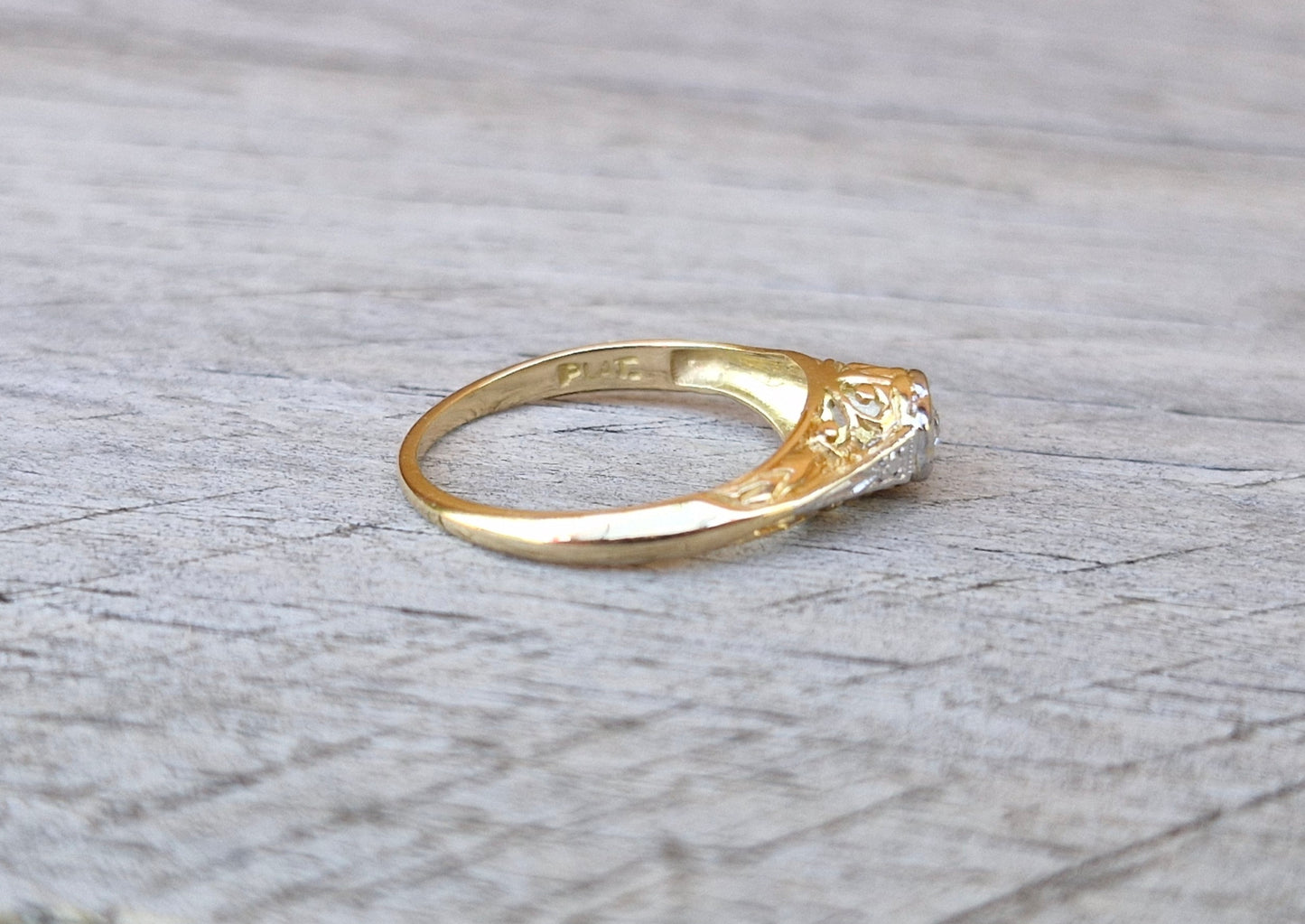 18ct Gold & Platinum, Vintage Diamond Ring - Size K *Scrap Price*