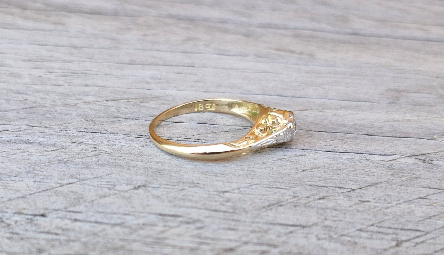 18ct Gold & Platinum, Vintage Diamond Ring - Size K *Scrap Price*