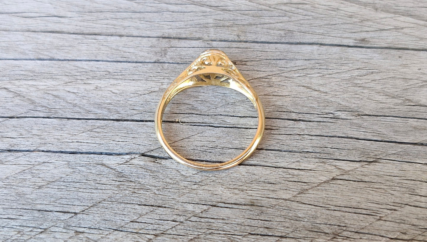 18ct Gold & Platinum, Vintage Diamond Ring - Size K *Scrap Price*