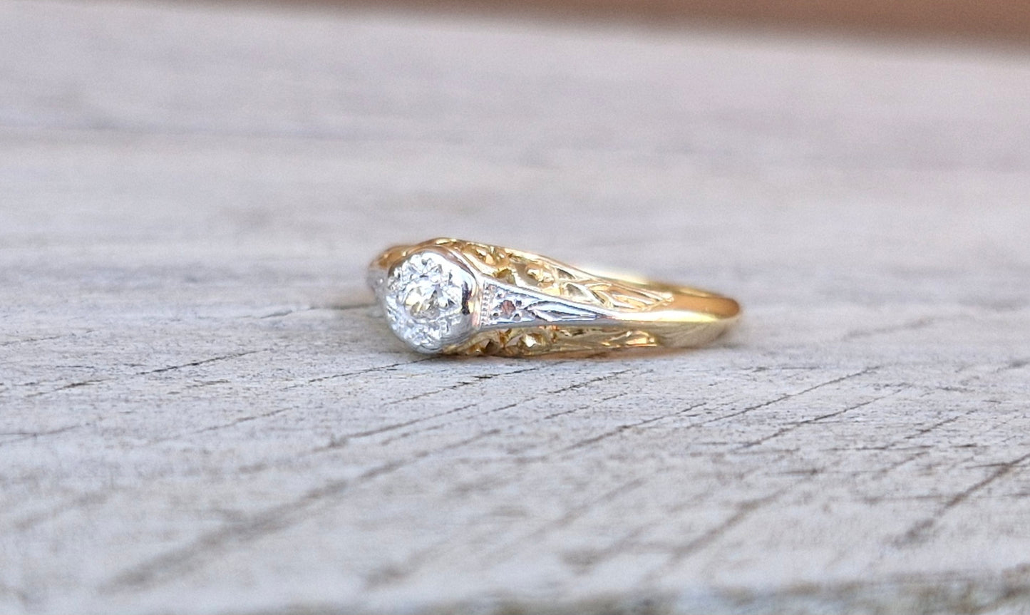 18ct Gold & Platinum, Vintage Diamond Ring - Size K *Scrap Price*
