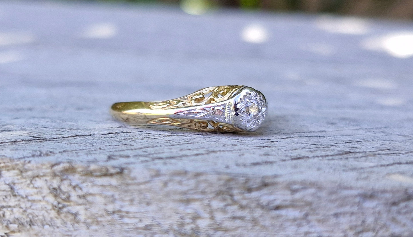 18ct Gold & Platinum, Vintage Diamond Ring - Size K *Scrap Price*