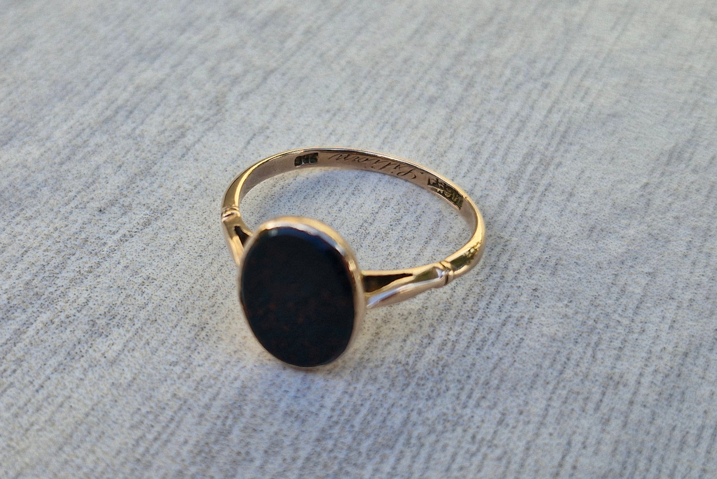 1910-1930 Australian History - Antique Bloodstone Ring in 9ct Rosy Gold - Size O 1/2
