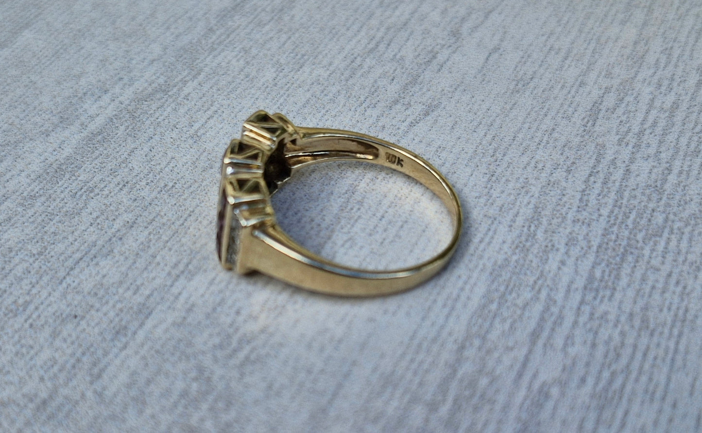 10ct Vintage Gold Ring, Amethyst and Diamonds - Size O