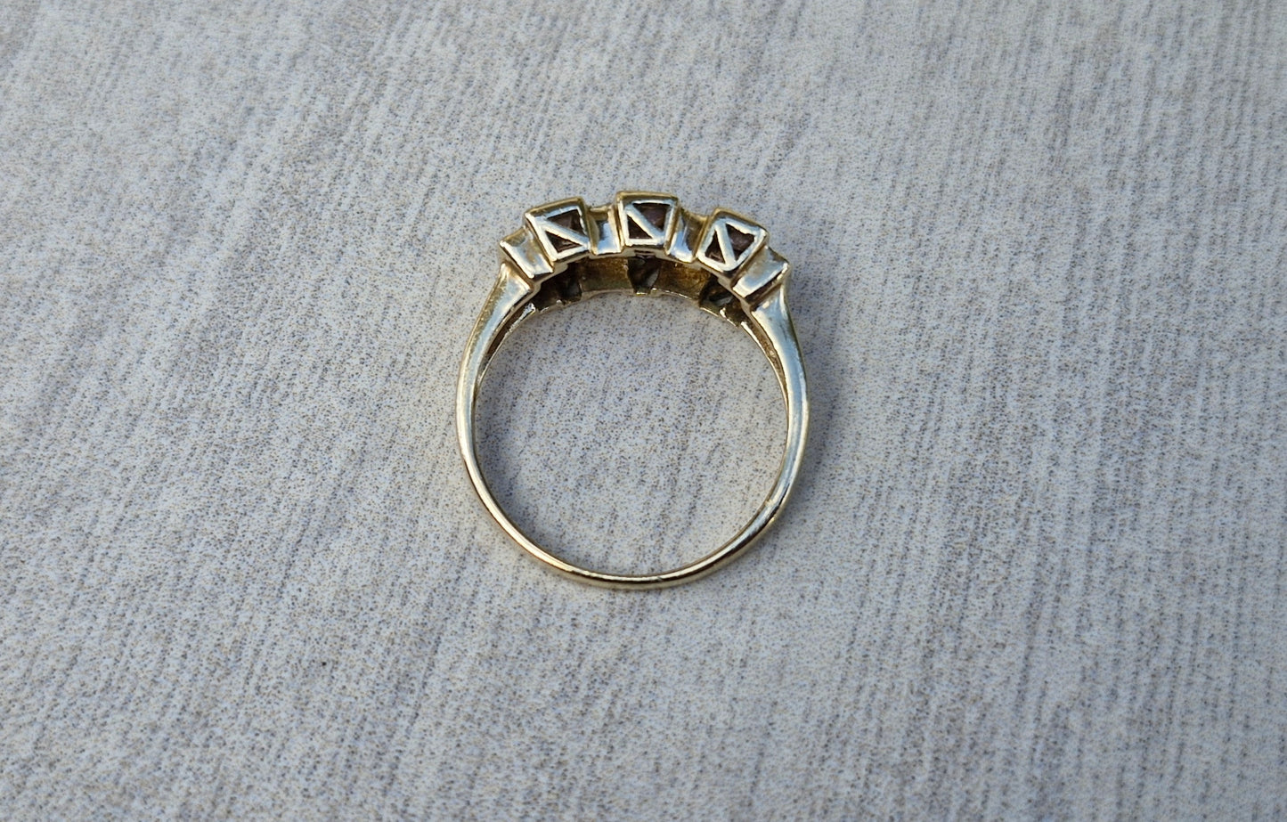 10ct Vintage Gold Ring, Amethyst and Diamonds - Size O