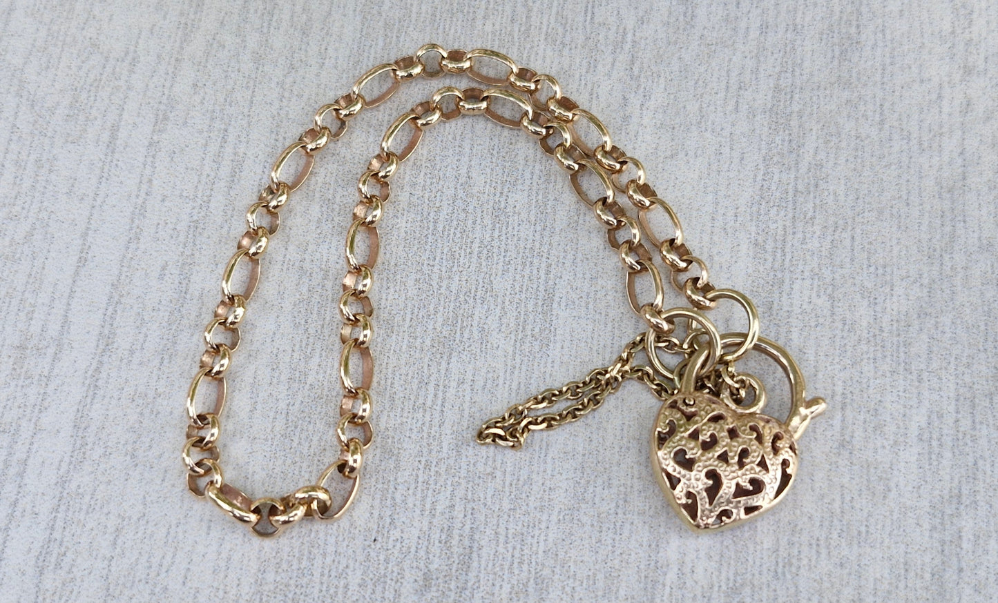 9ct Yellow Gold Padlock Heart Bracelet - *Scrap Price*
