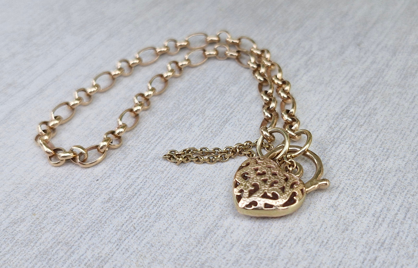 9ct Yellow Gold Padlock Heart Bracelet - *Scrap Price*
