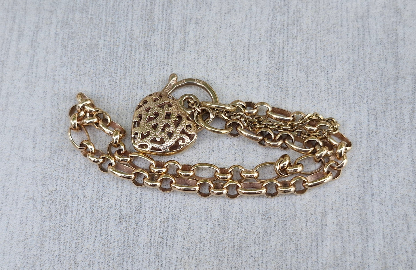 9ct Yellow Gold Padlock Heart Bracelet - *Scrap Price*
