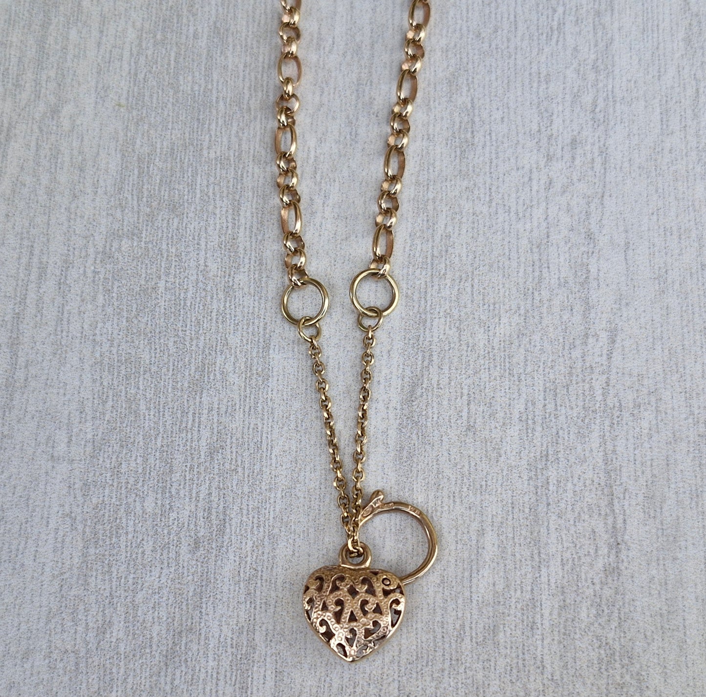 9ct Yellow Gold Padlock Heart Bracelet - *Scrap Price*