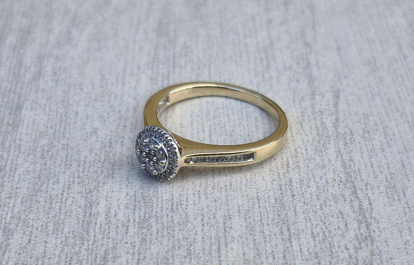 10ct Michael Hill Jewellers Ring, Diamond Halo - Size O 1/2