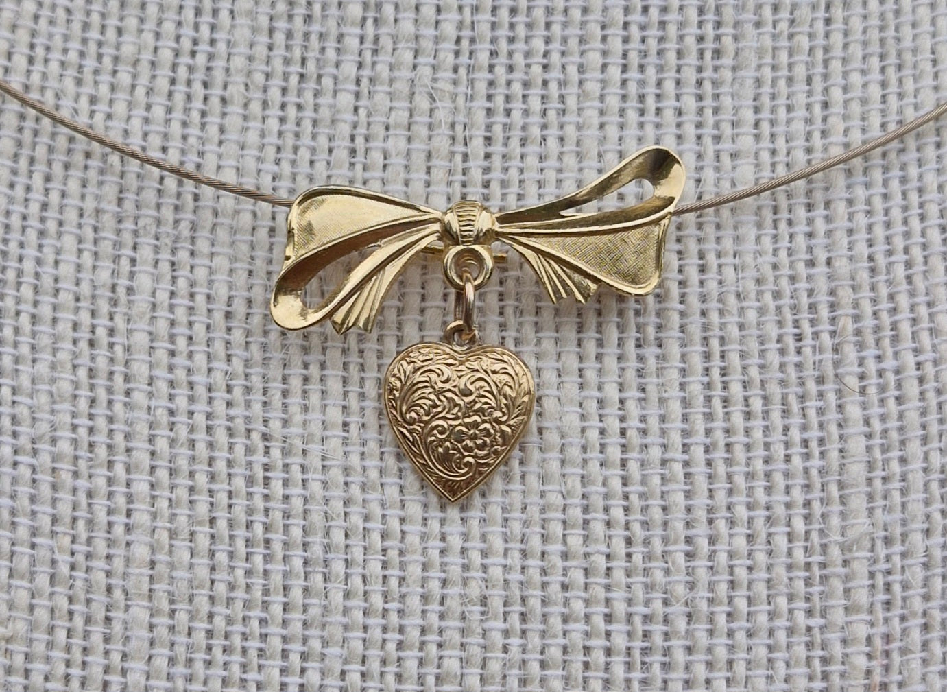 Beautiful 9ct Yellow Gold Vintage Brooch - Conversion Options