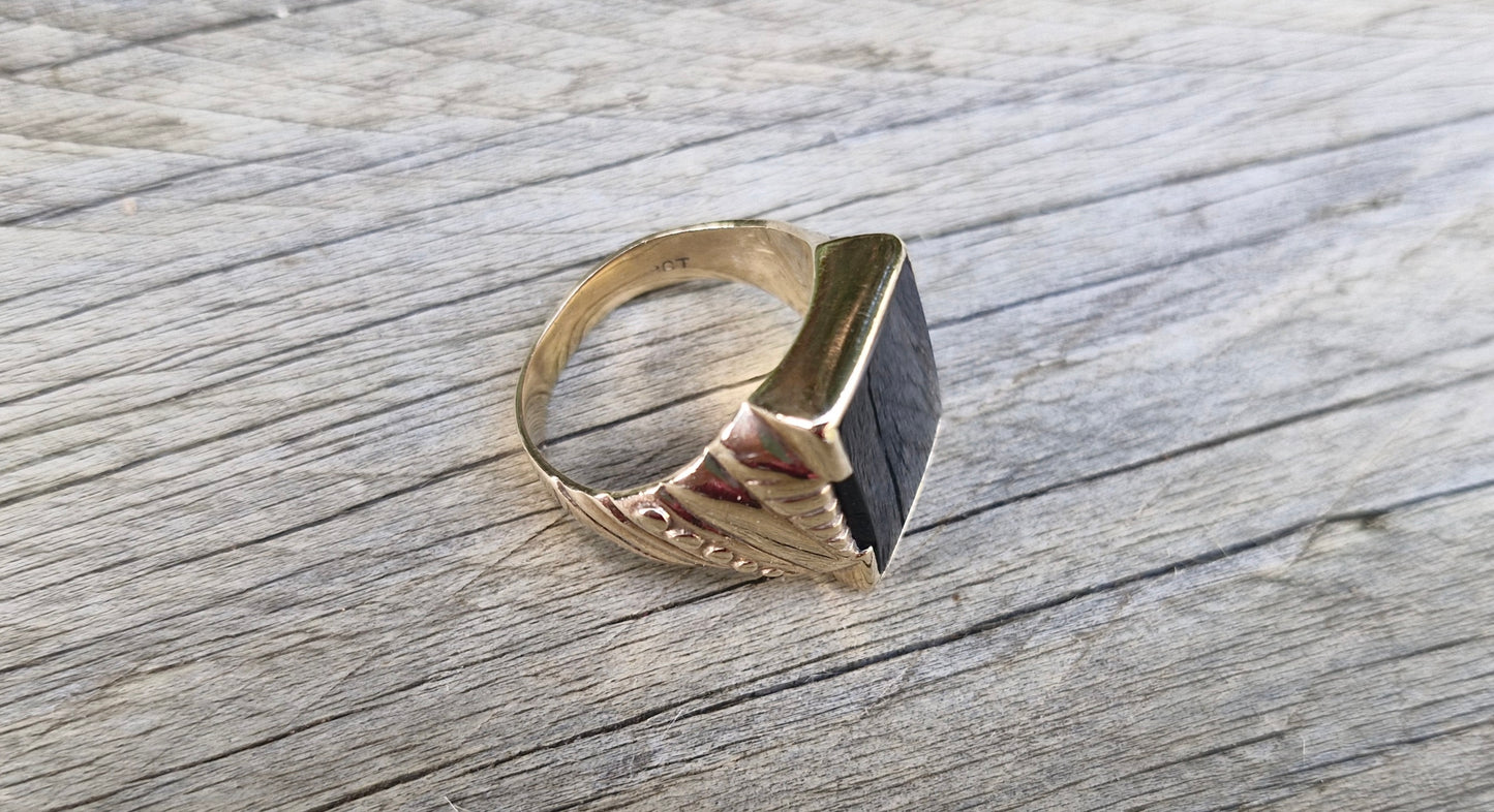 Significant 9ct Vintage Gold Onyx Ring - Size O - * Scrap Price *