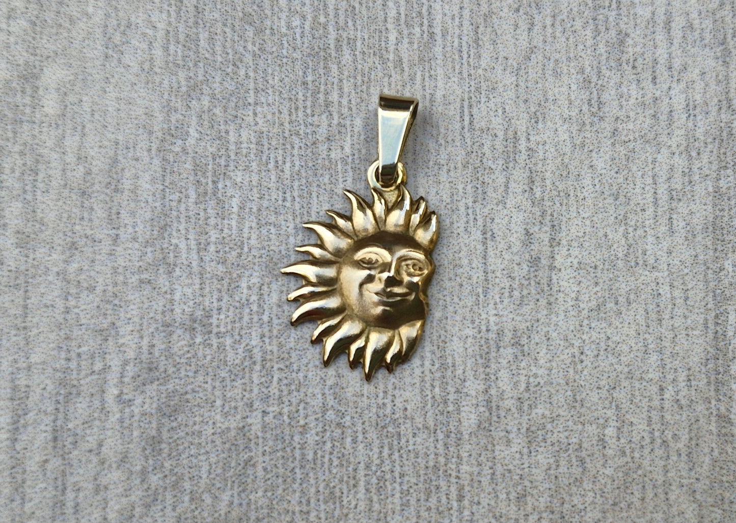 9ct Gold Sun Charm or Pendant - Germany