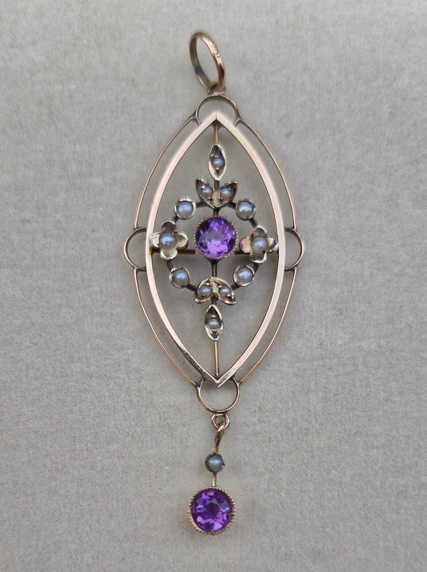 9ct Gold Antique Lavalier Pendant