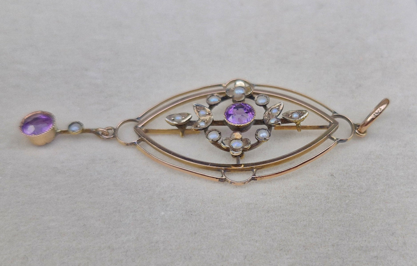 9ct Gold Antique Lavalier Pendant