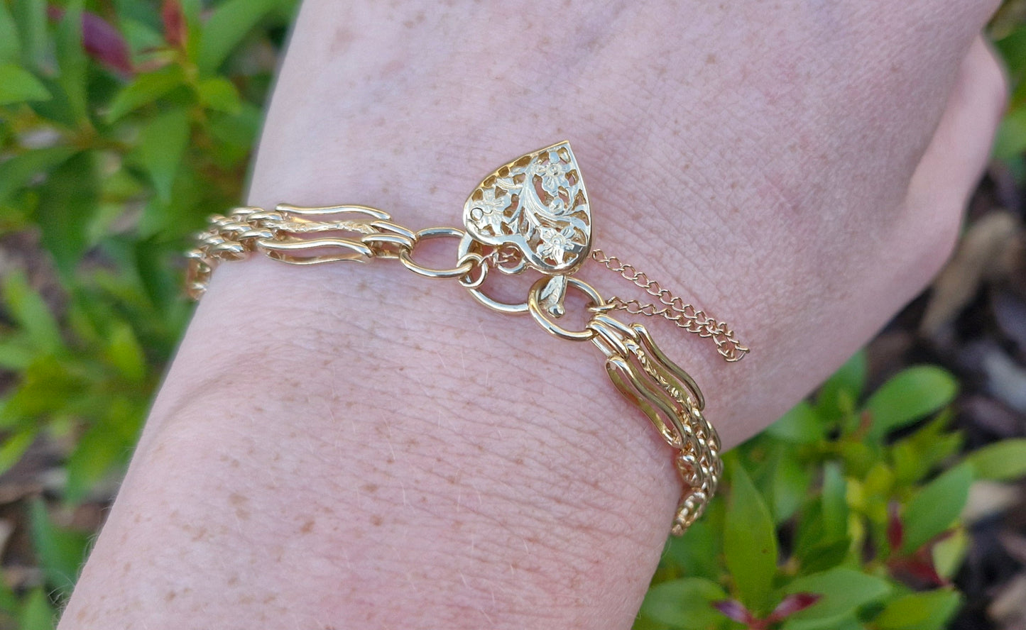 9ct Gold Heart Locket Gate Bracelet - 12.19g