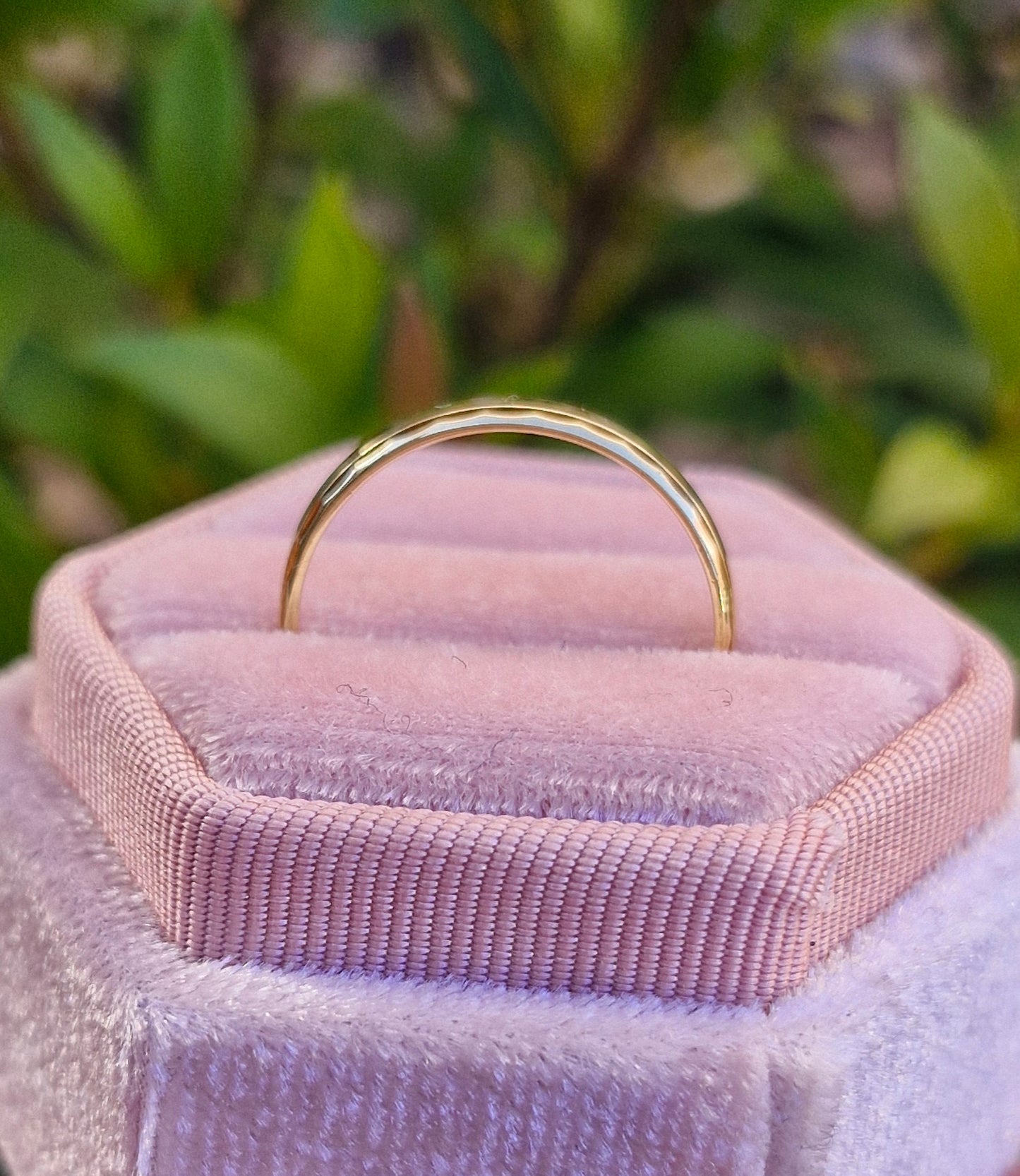 18ct Gold Band - Size M 1/2