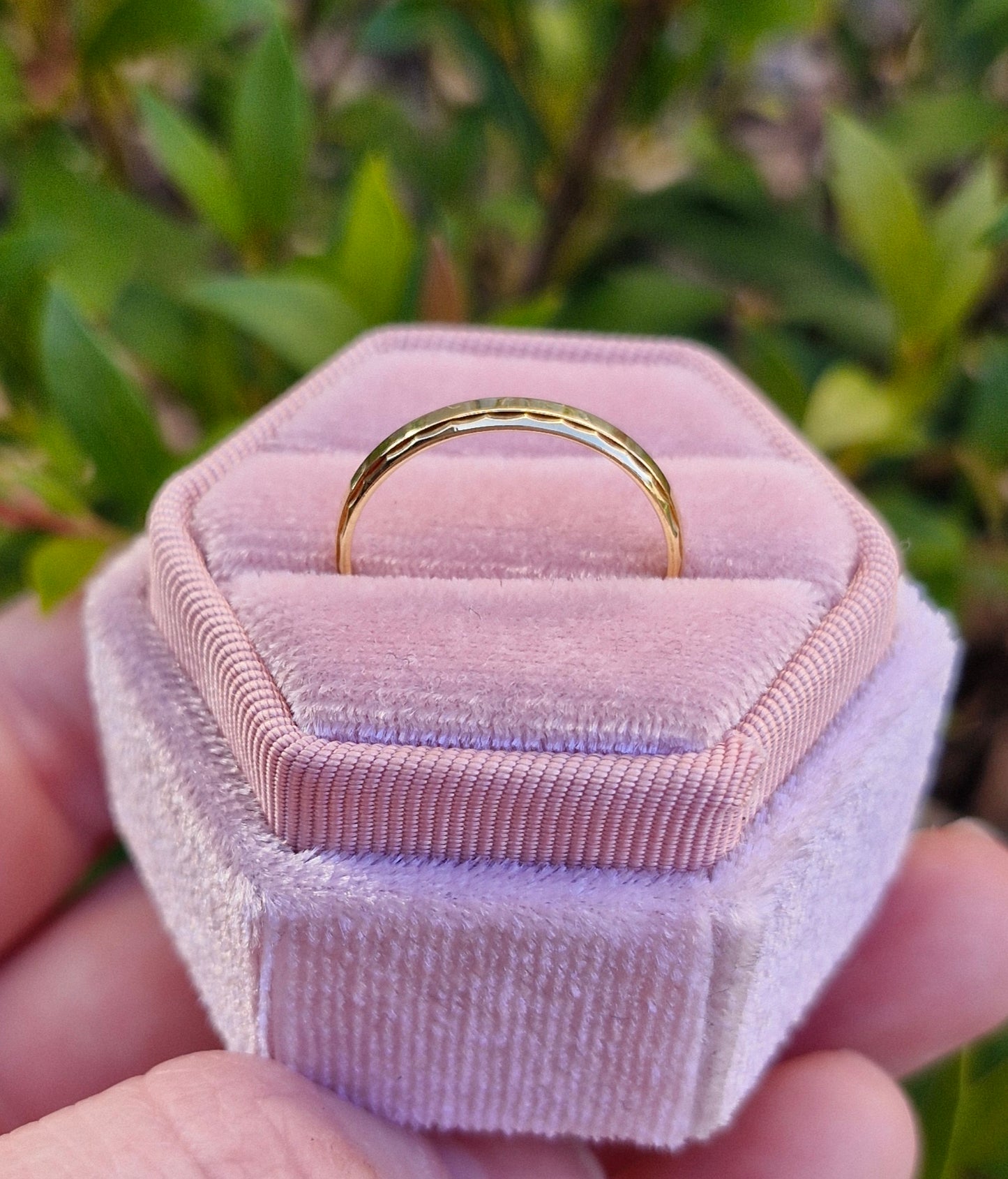 18ct Gold Band - Size M 1/2