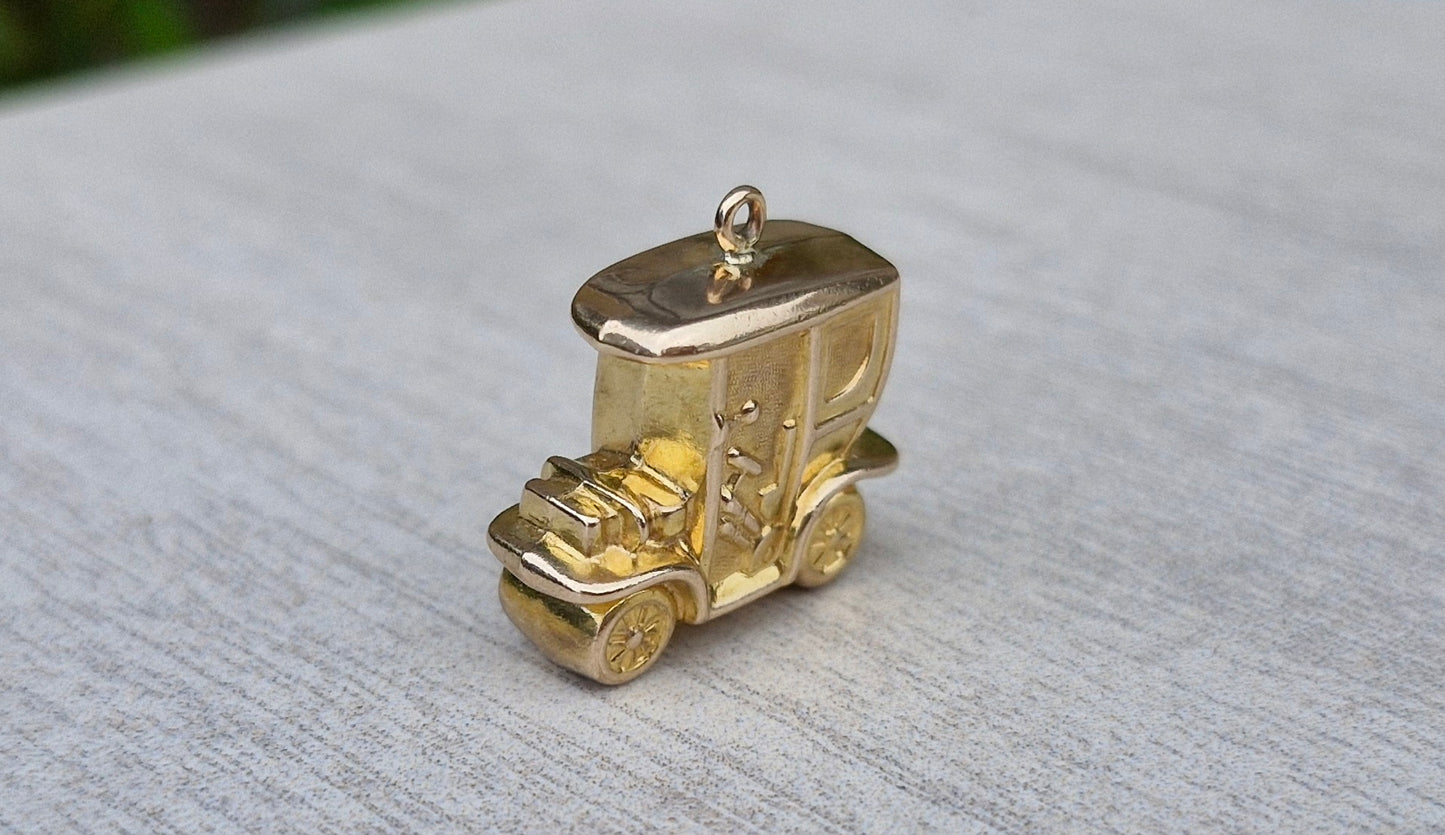 Vintage Large Car Charm in 9ct Gold