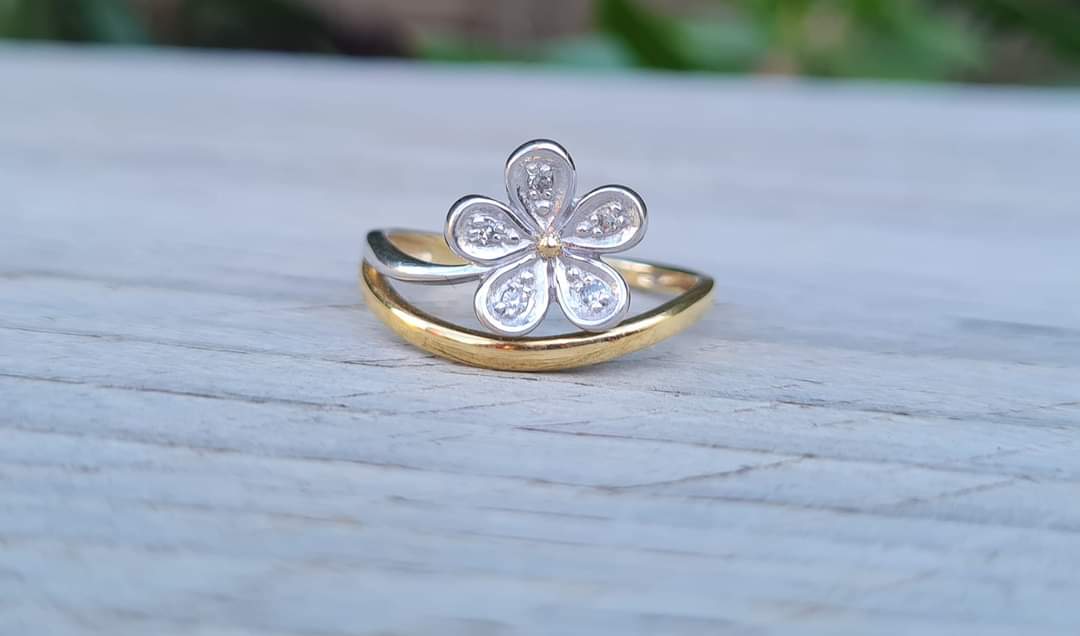 Two-tone 9ct Gold Ring, Diamond Studded Petals - Size O 1/2