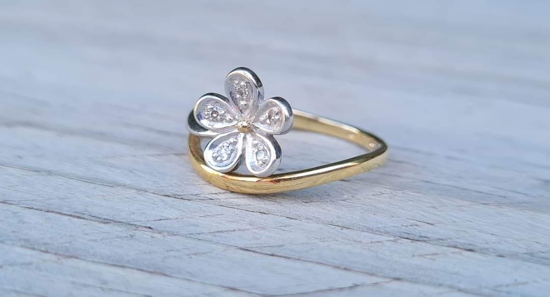 Two-tone 9ct Gold Ring, Diamond Studded Petals - Size O 1/2